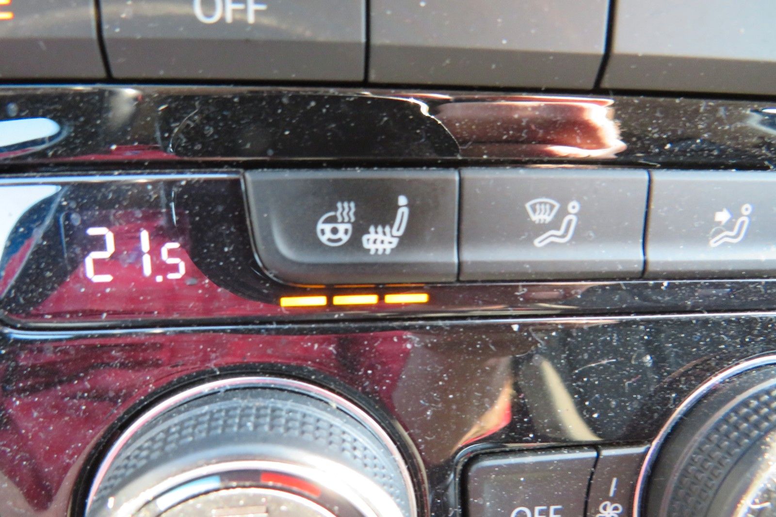 Fahrzeugabbildung Volkswagen T-Roc Style ACC KAMERA SITZH. KEYLESS PDC APP 1H
