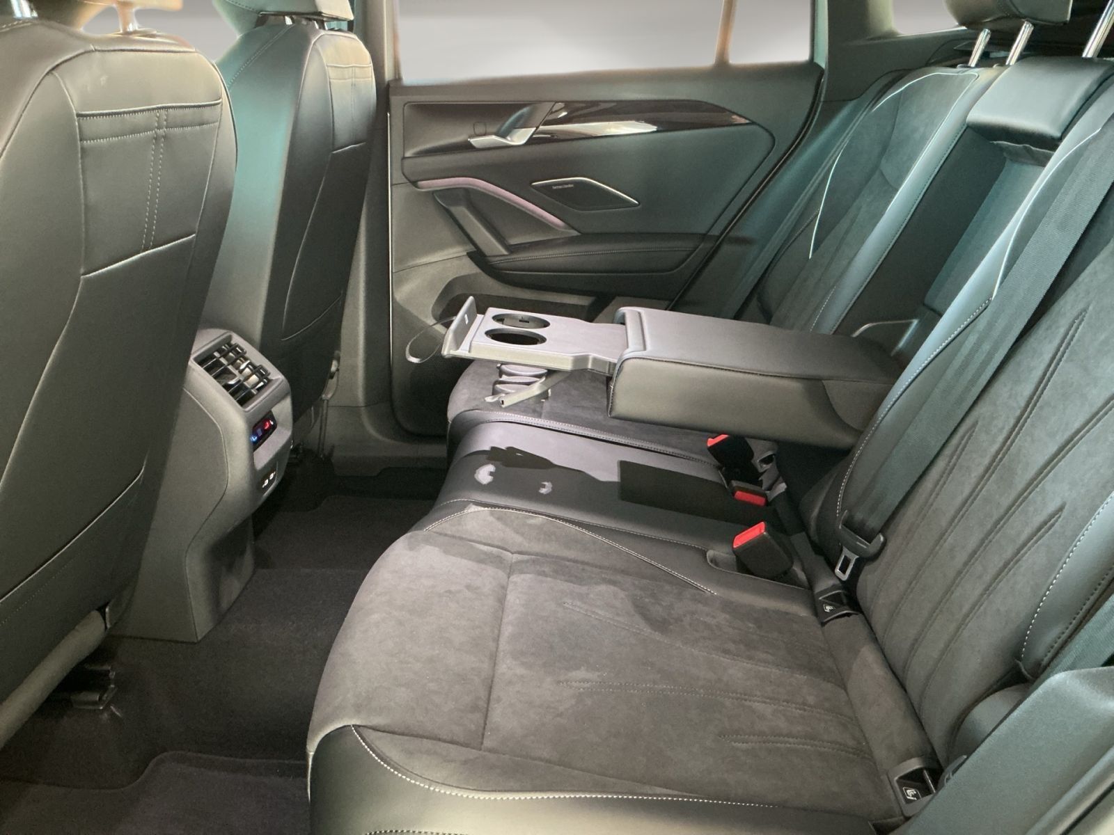 Volkswagen Tiguan - Bild 12