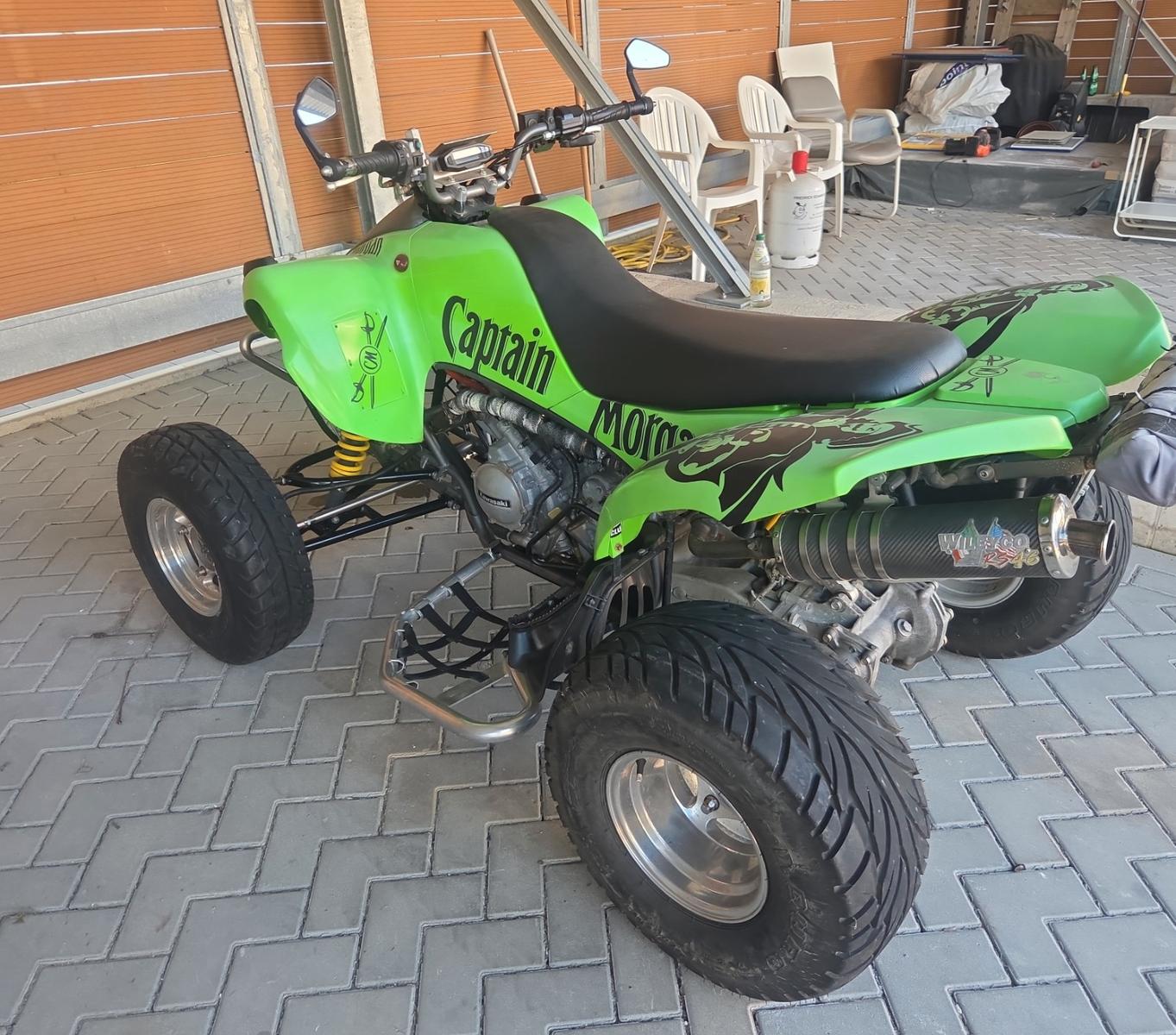Kawasaki  2004 — салон