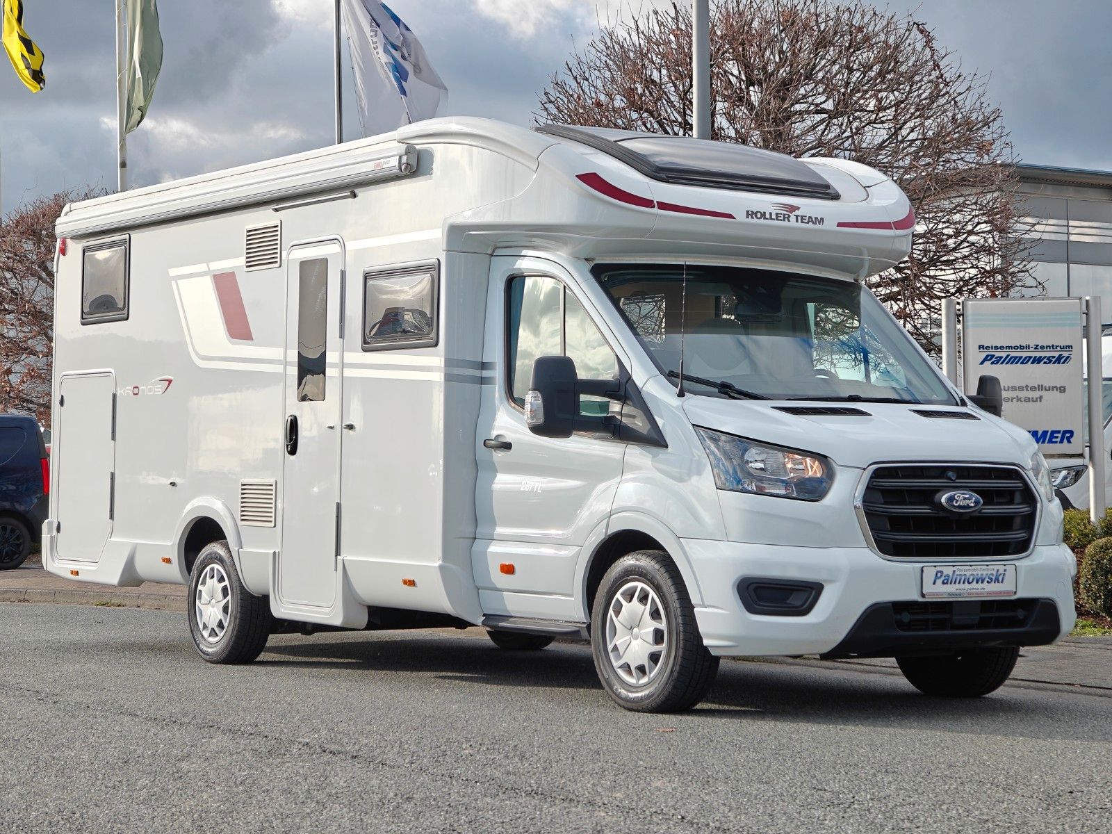 Fahrzeugabbildung Roller Team Kronos 287 TL - Face2Face, Hubbett, Einzelbetten