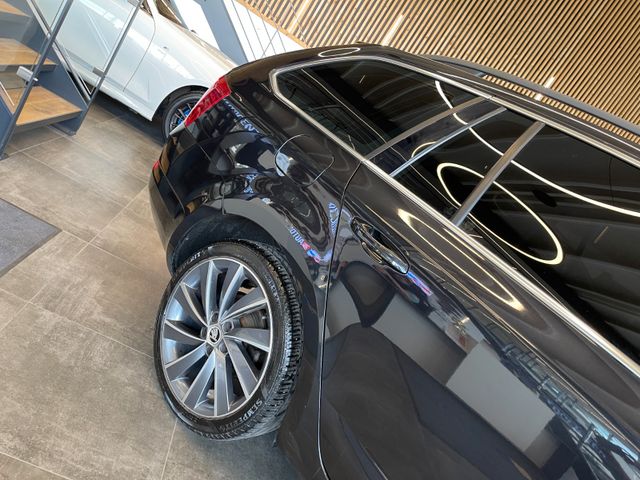 Skoda Octavia Combi L&K 4x4 *BI-XENON*NAVI*PDC*SZHZ*