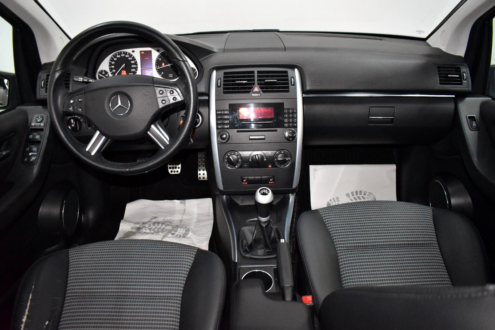 Fahrzeugabbildung Mercedes-Benz B 170, Sportpaket,T.Leder,SH,