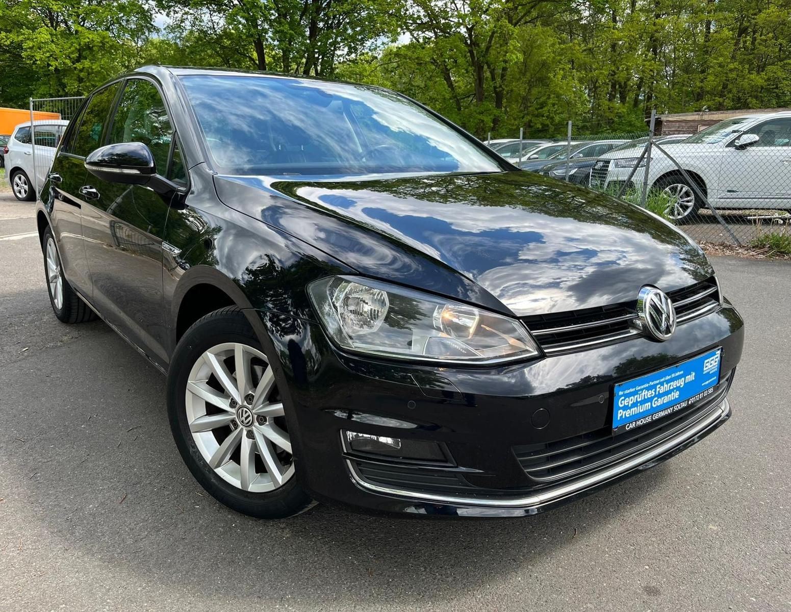 Volkswagen Golf VII Lim. Lounge+AUTOMATIK+PANORAMA+