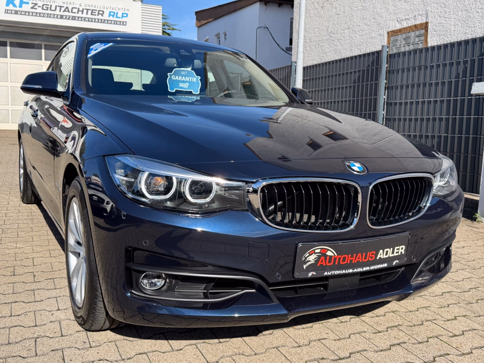 BMW 330i xDrive GT*INDIVIDUAL*Advan.*1HD*KAM*HUD*LED