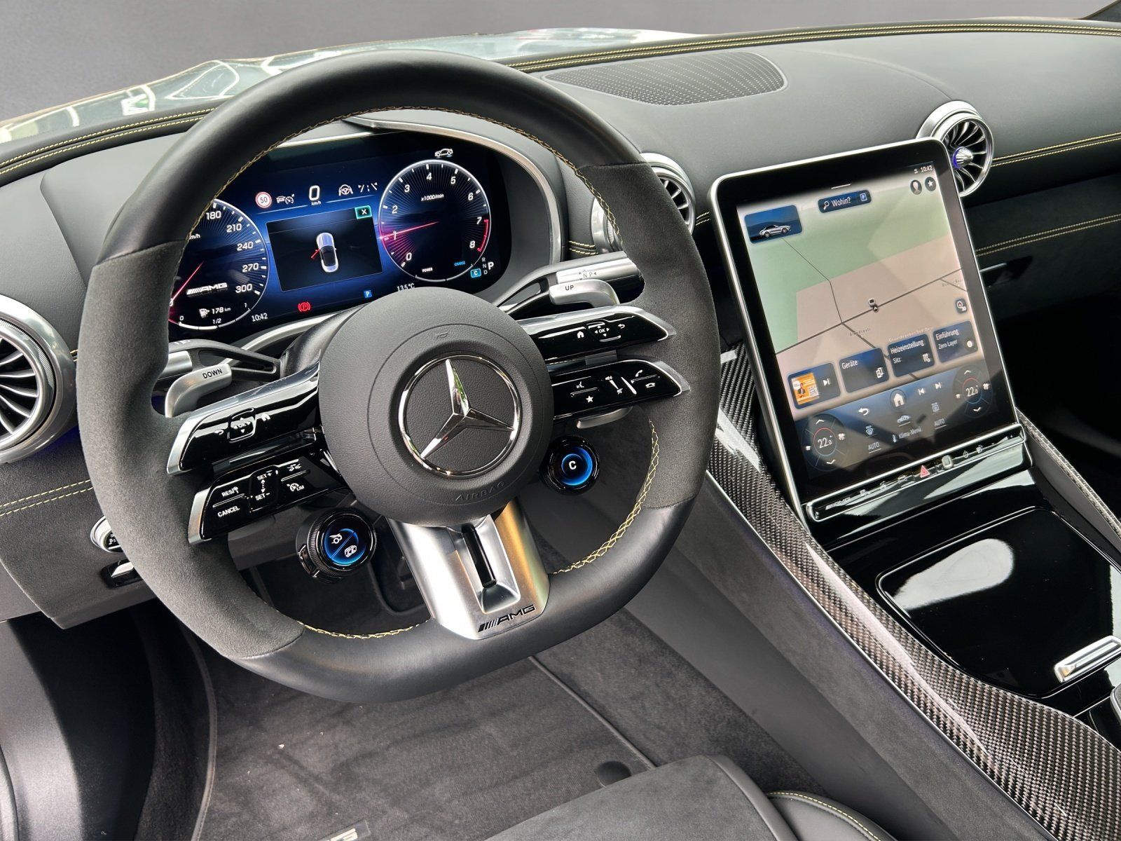 Fahrzeugabbildung Mercedes-Benz SL 43 AMG Prem+ DYNAMIC+ Perf.Sitze Carbon Night