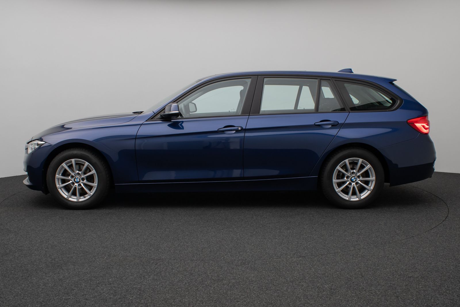 Fahrzeugabbildung BMW 320d xD Advantage Panorama Lordos AHK PDChint.