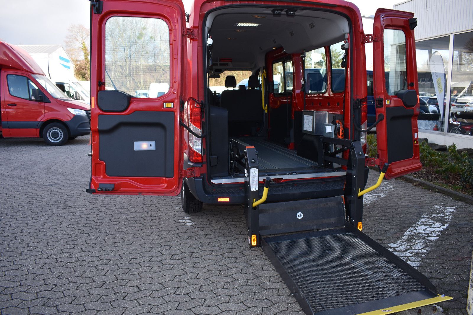 Fahrzeugabbildung Ford Transit Kombi 350 Behindertengerecht *4390 KLIMA