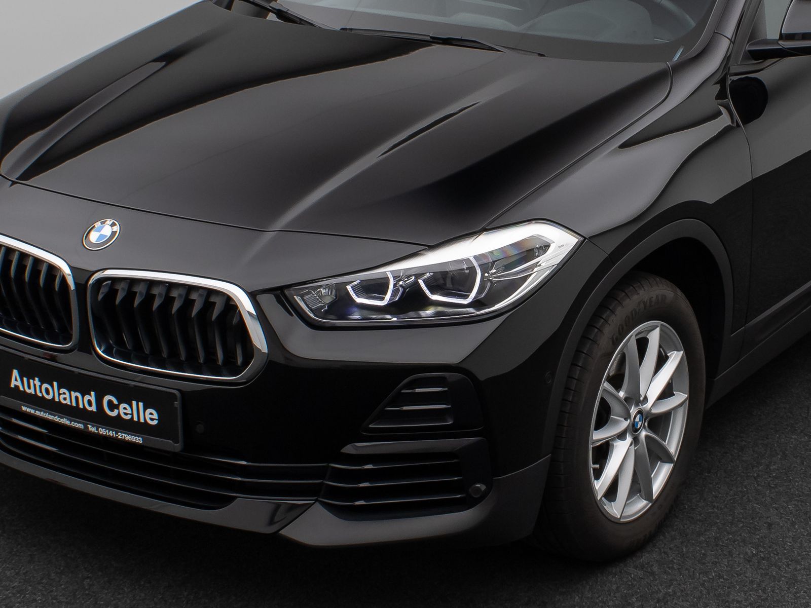 Fahrzeugabbildung BMW X2 sD20i HUD DAB Navi+Parkassist DrivAssis Alarm