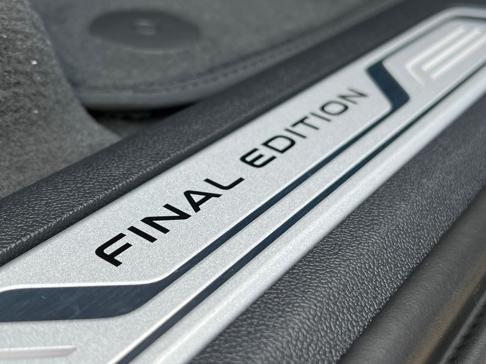Fahrzeugabbildung Volkswagen Touareg R-Line FINAL EDITION 3.0 TDI 4MOTION