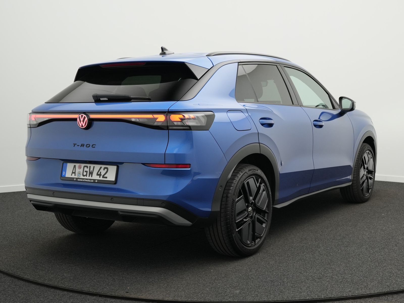 Volkswagen T-Roc Style 1.5l eTSI 110kW DSG *AHK*RFK*SHZ* imagem 3