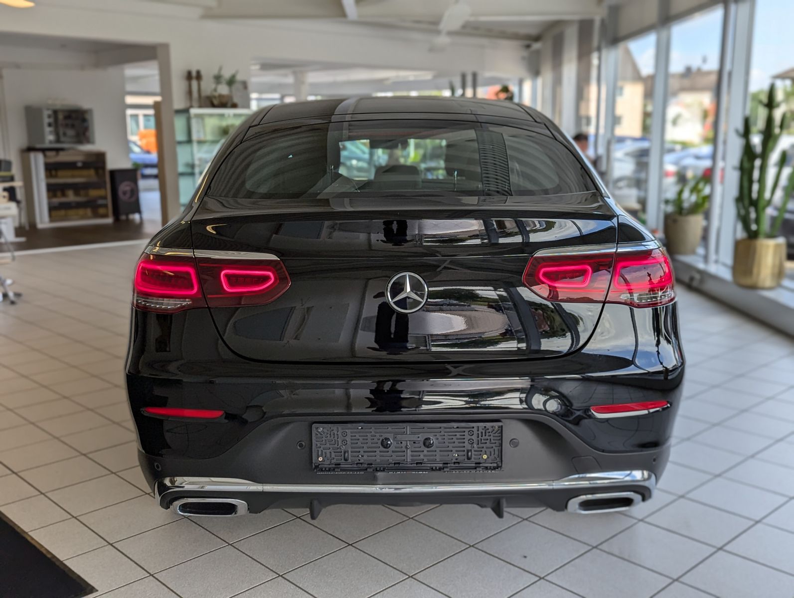 Fahrzeugabbildung Mercedes-Benz GLC 220 4MATIC Coupe 2x AMG Kamera LED AHK 19"