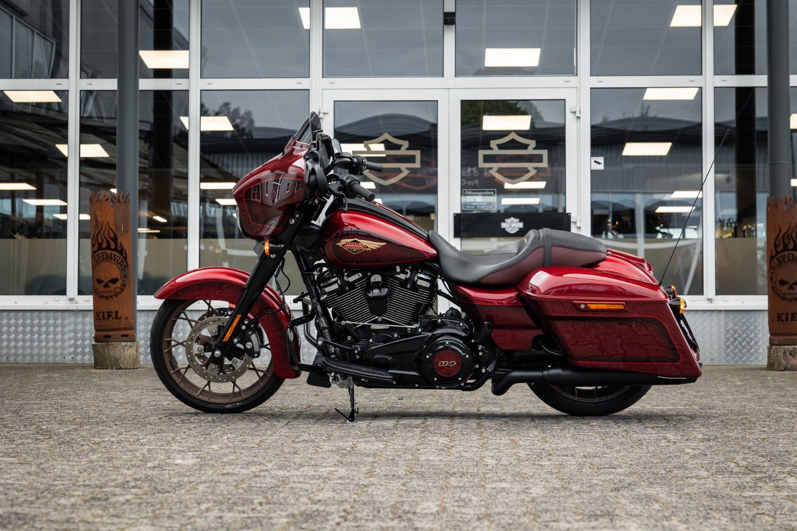 Fahrzeugabbildung Harley-Davidson FLHXS Street Glide 114 cui - 120th ANNIVERSARY