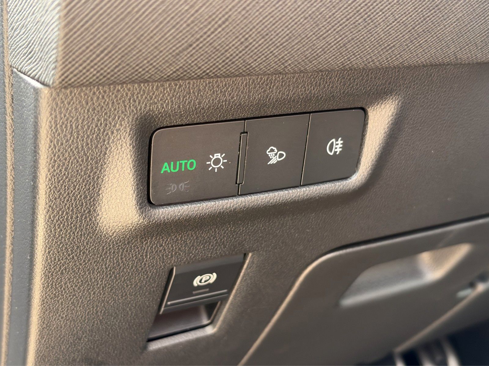 Fahrzeugabbildung SKODA Kodiaq 1.5 TSI DSG*Sportline*7-Sitzer*ViCo*SHZ*