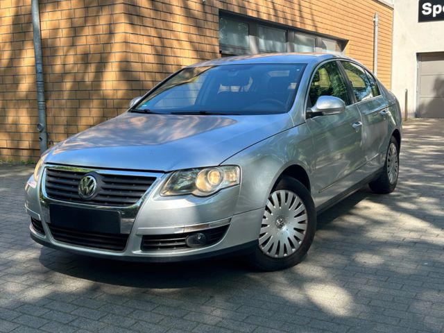 Volkswagen Passat Lim. Comfortline 1,6/PDC/TEMPOMAT/EL.SITZ