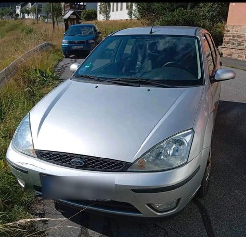 Ford Focus 187543 Km gepflegt 700 Euro VHB.