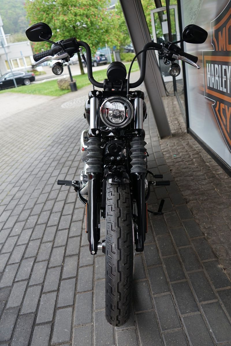 Fahrzeugabbildung Harley-Davidson Street Bob 117 Speichen 2025 Sofort Verfügbar