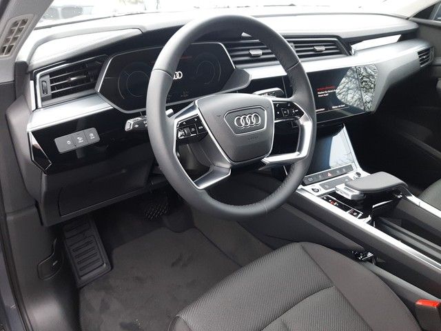 Fahrzeugabbildung Audi Q8 Sportback advanced 50 e-tron quattro Navi