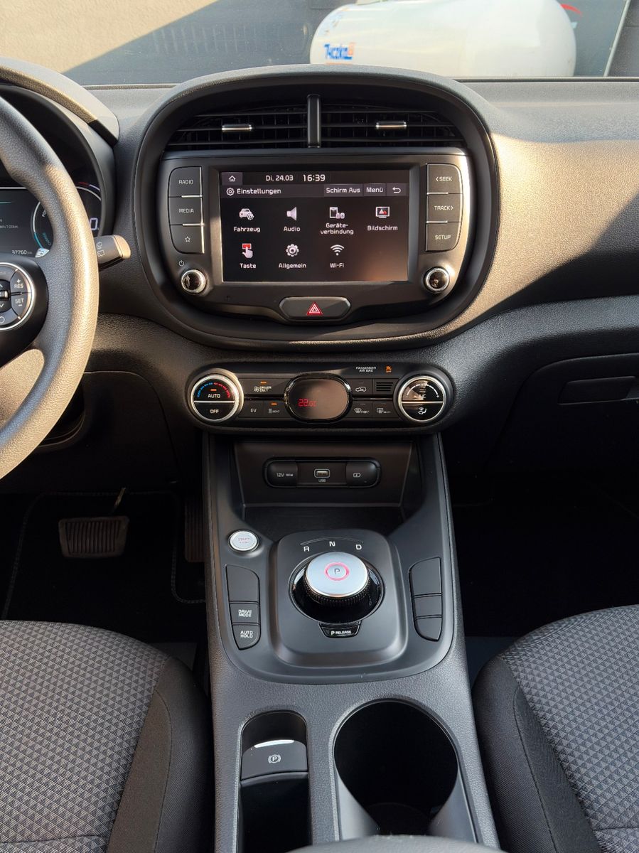 Fahrzeugabbildung Kia e-Soul Edition 39kWh LED ACC PDC CarPlay Kamera