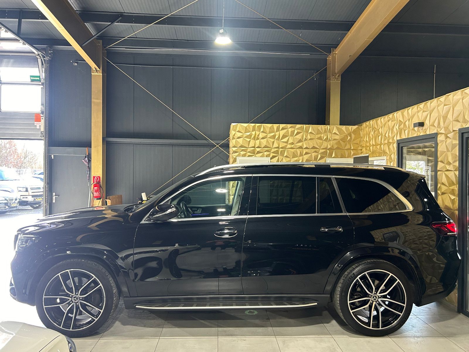Fahrzeugabbildung Mercedes-Benz GLS 400 d 4Matic/AMG/360°/7-SITZ/HEAD-UP/APPLE/