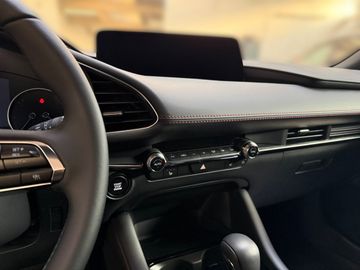 Mazda 3 2.5L e-SKYACTIV G 140ps Homura