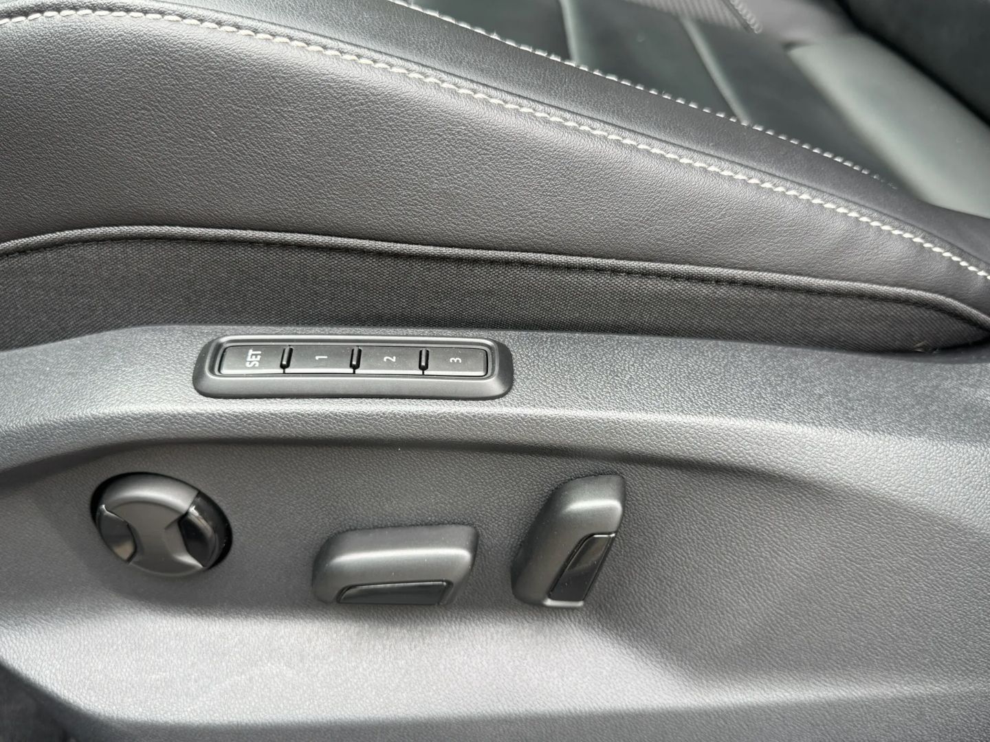 T-Roc 2.0 TSI 4MOTION R-LINE *MATRIX*LEDER*NAVI*