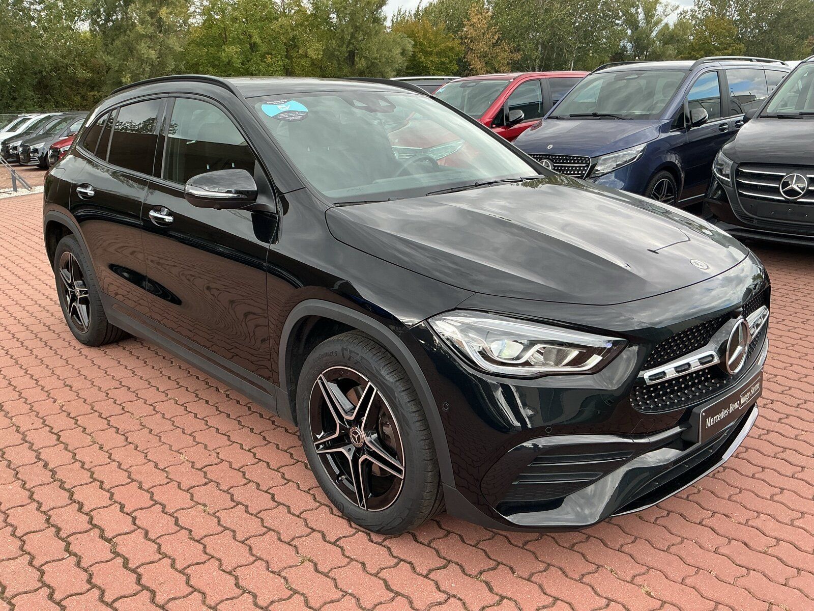 Mercedes-Benz GLA 250 e AMG Night PanoD 360°Cam LED Keyless-Go imagem 3