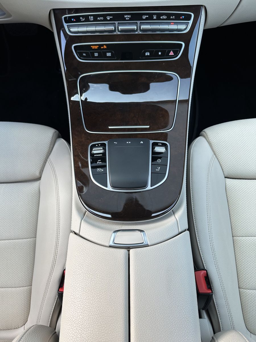 Fahrzeugabbildung Mercedes-Benz E 300de T 4Matic Avantgarde NAV+LED+AHK+DISTRONI