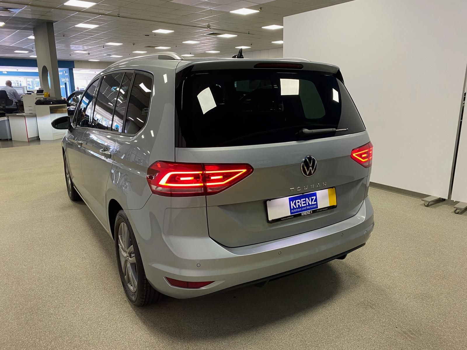 Fahrzeugabbildung Volkswagen Touran 1.5 TSI Comfortline+IQLIGHT+ACC+AHK+TOTWI