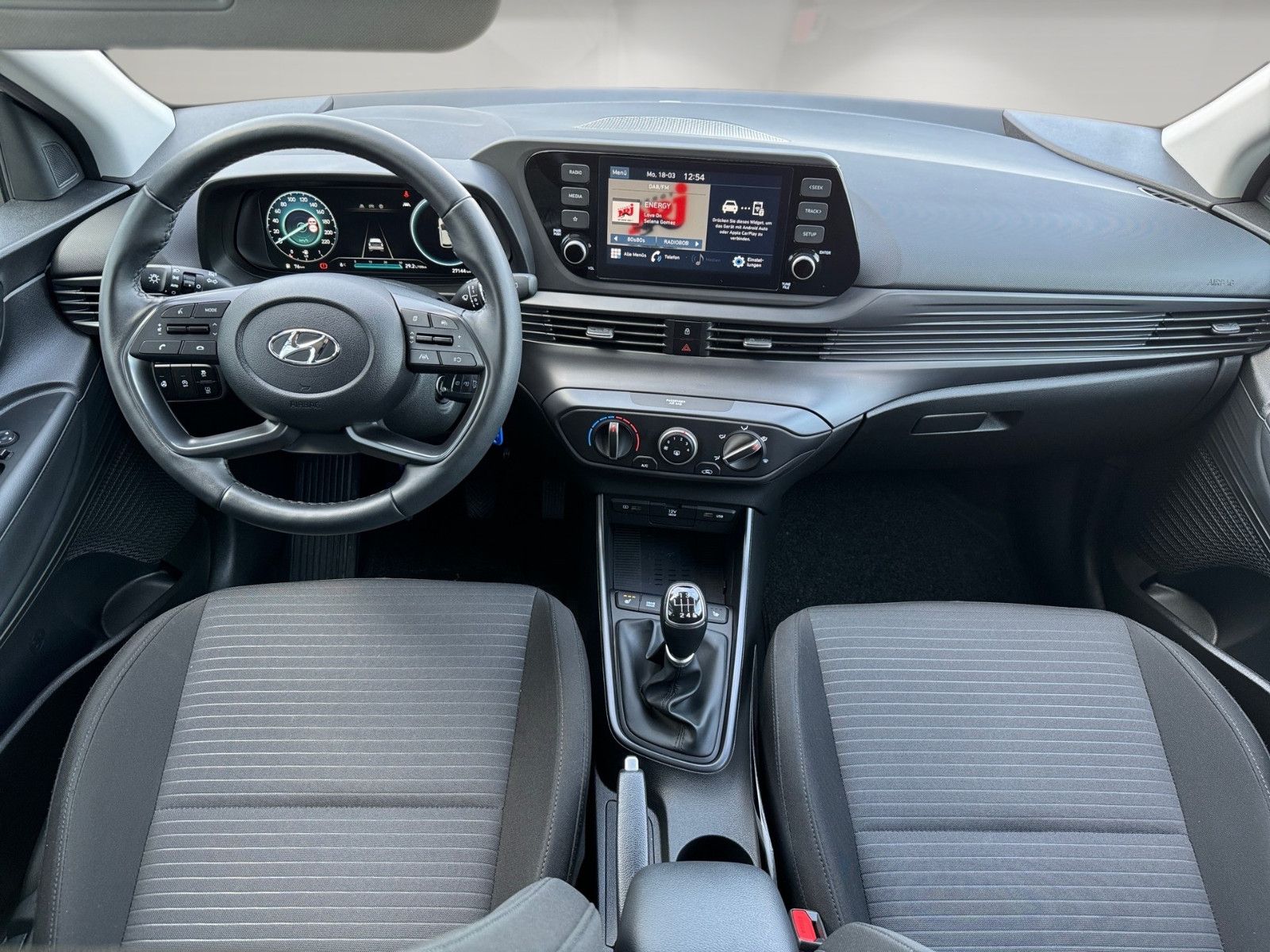 Fahrzeugabbildung Hyundai i20 Trend Rückfahrkamera Sitz- & Lenkradheizung