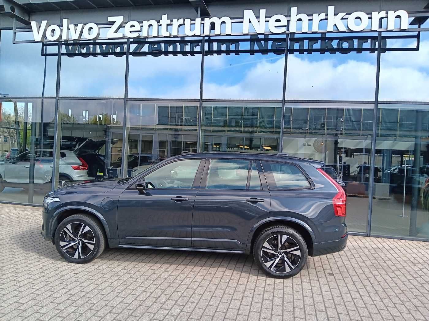 Fahrzeugabbildung Volvo XC90 T8 AWD R-Design Edition 'Glasdach, Akustikg