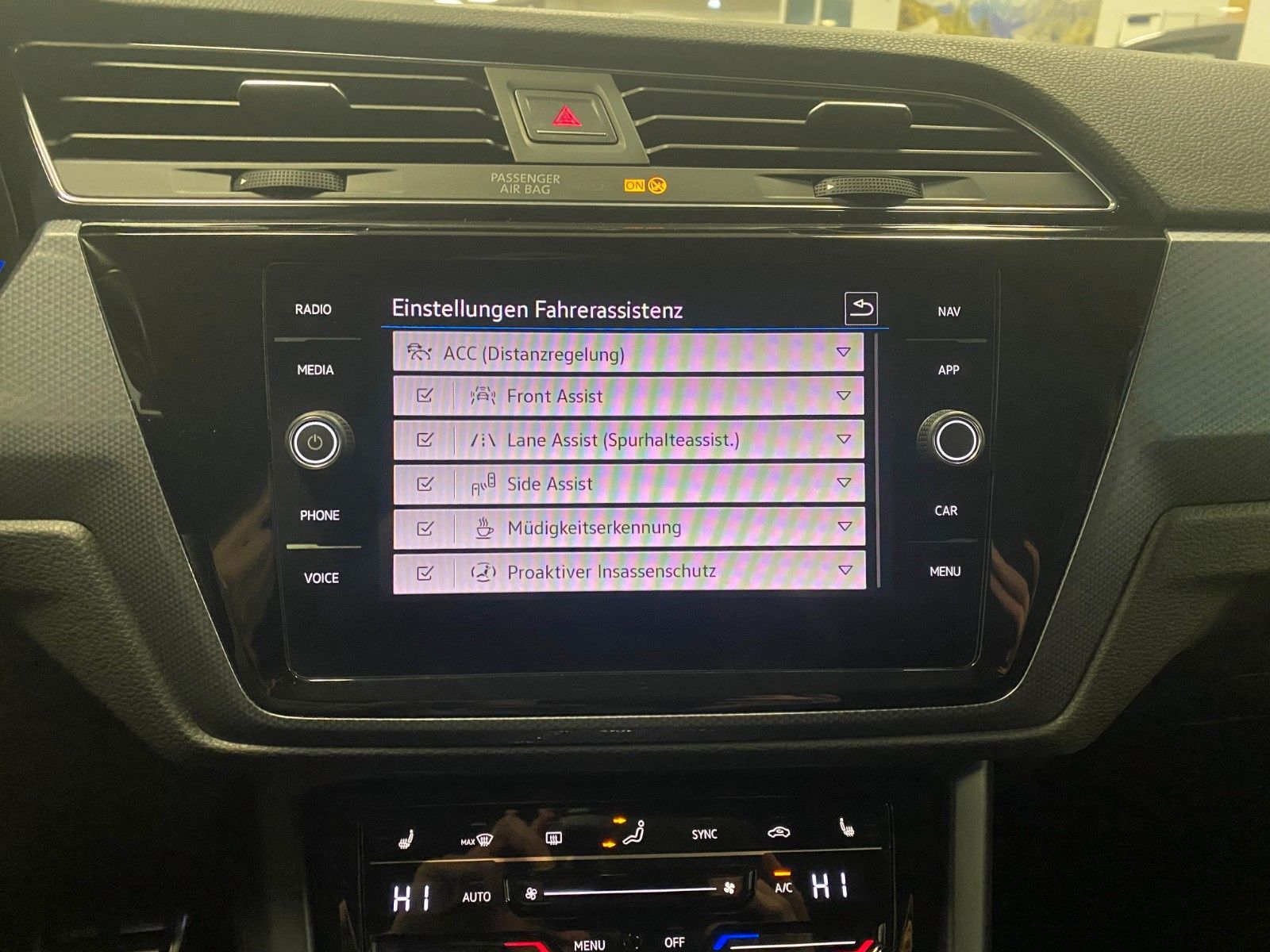 Fahrzeugabbildung Volkswagen Touran 1.5 TSI DSG ACTIVE+7 Sitze+ACC+NAVI+Totwi