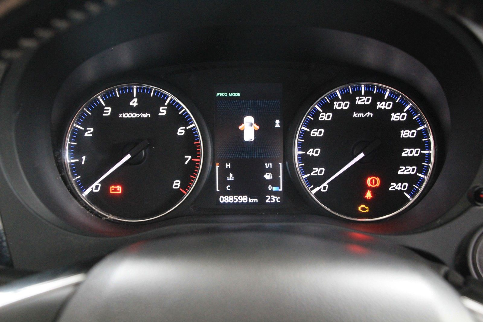 Fahrzeugabbildung Mitsubishi Outlander Edition 100 2WD