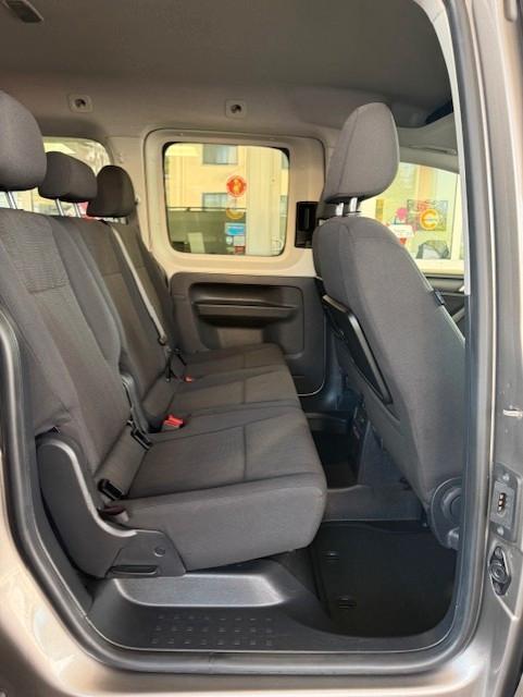 Volkswagen Caddy PKW Maxi Comfortline*7SITZER*NAVI*XENON