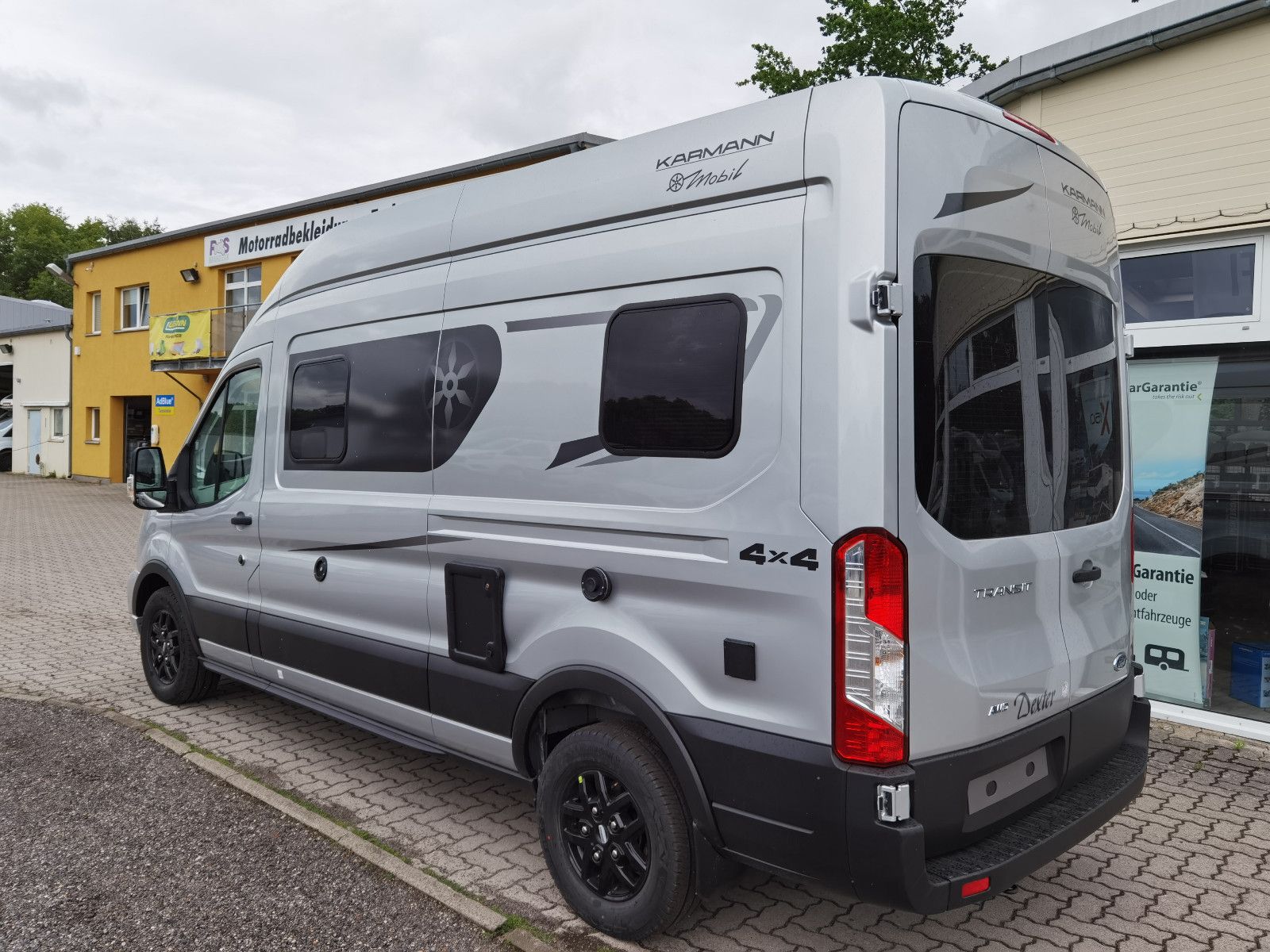 Fahrzeugabbildung Karmann Dexter 560 4x4