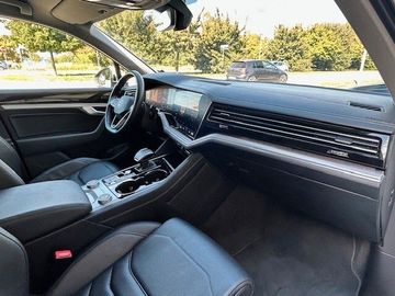 Volkswagen Touareg - 10