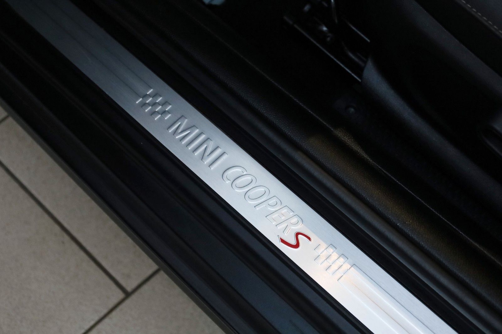 Fahrzeugabbildung MINI COOPER S 3-trg. Leder,Navi,LED,SH,Carplay +WR