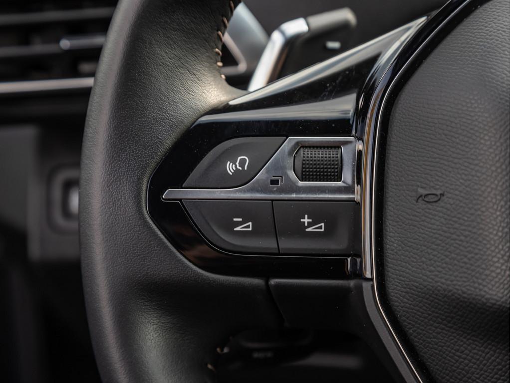 Peugeot 3008 Allure Pack HYBRID 136 e-DSC6 AHK ACC LED