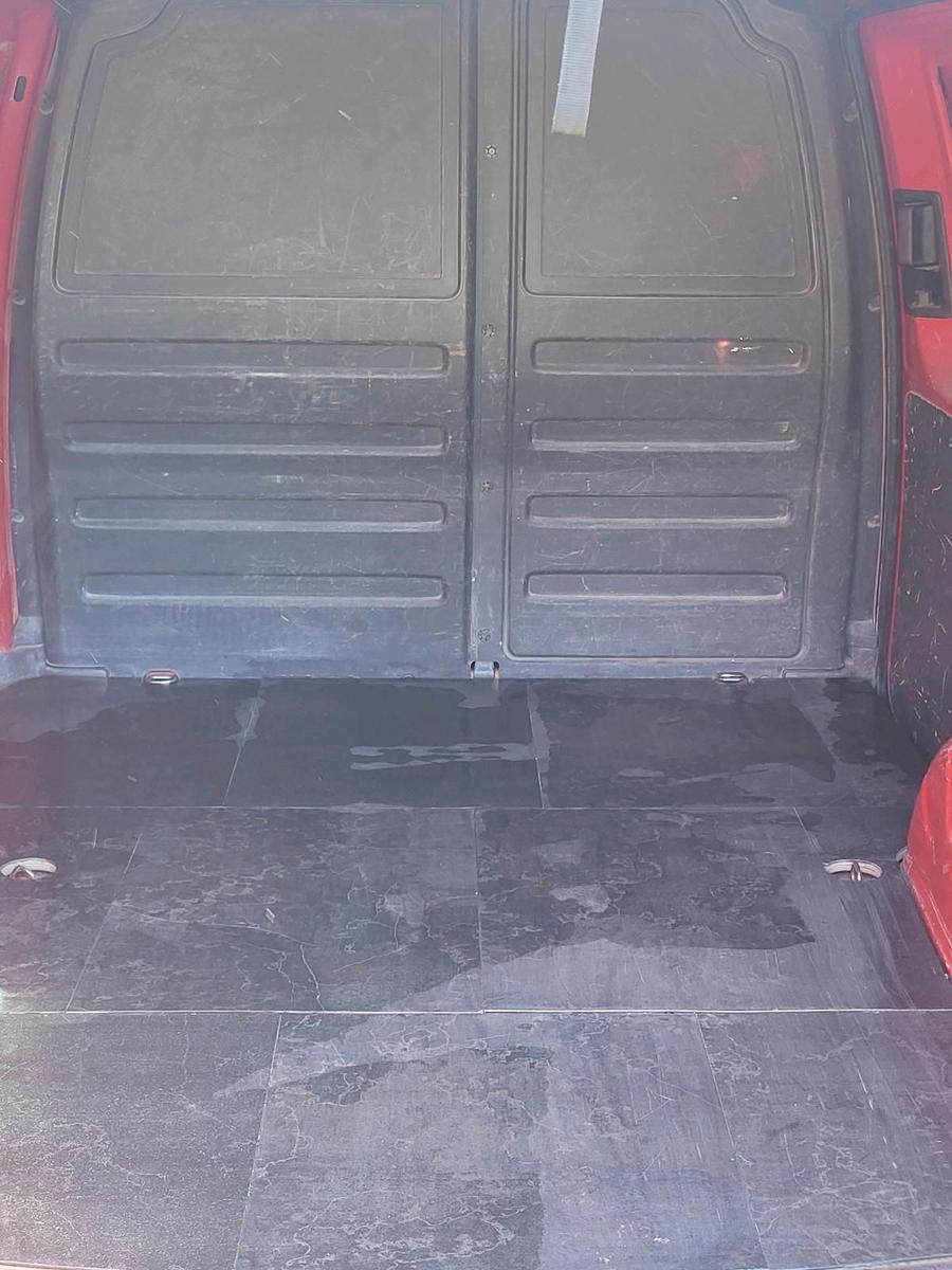 Volkswagen Caddy 2011 — photo 5