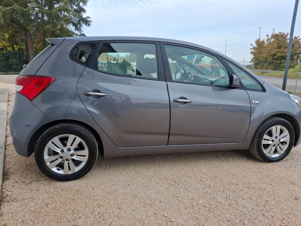 Hyundai ix20 2014 — photo 7