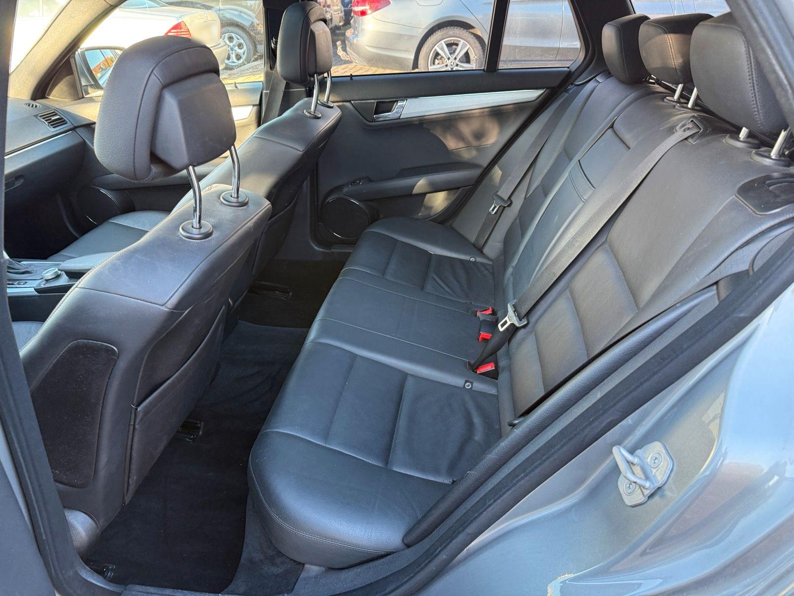 Mercedes-Benz C320 2008 — photo 8