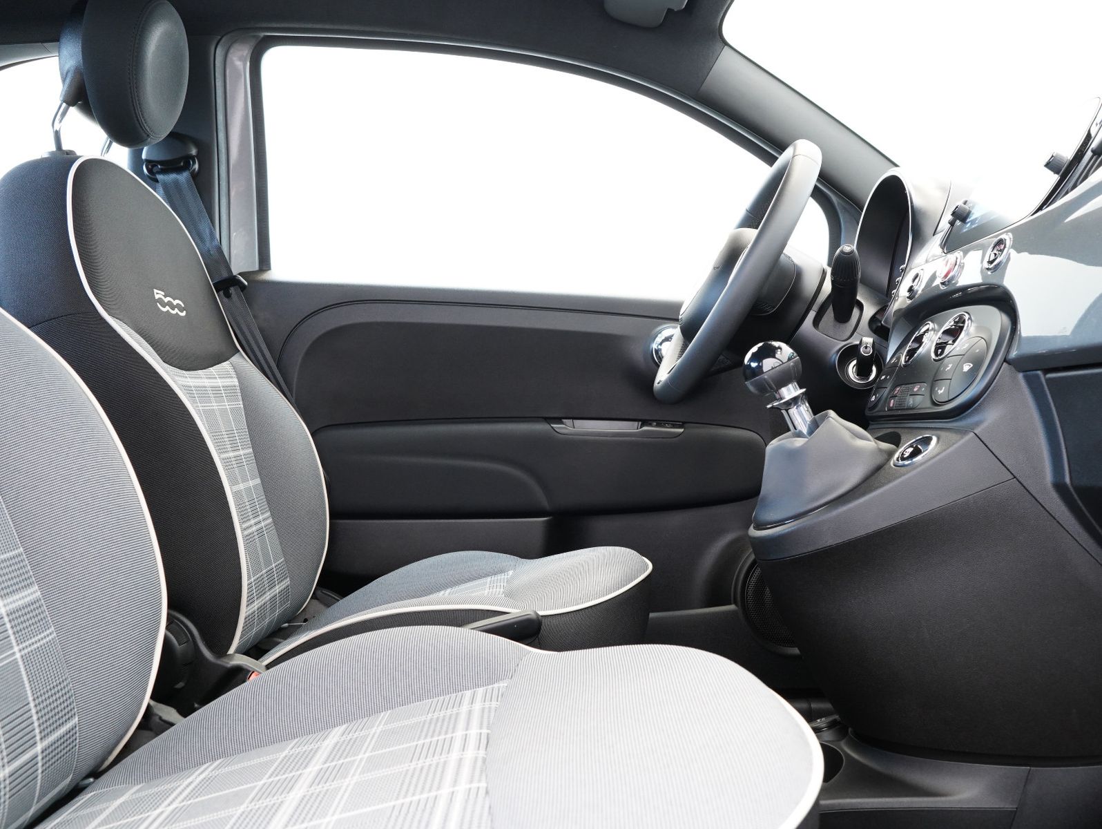 Fahrzeugabbildung Fiat 500 1.0 Mild Hybrid Lounge PDC/NAVI