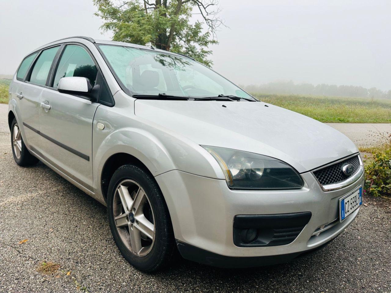 Ford Focus 2007 — rear view