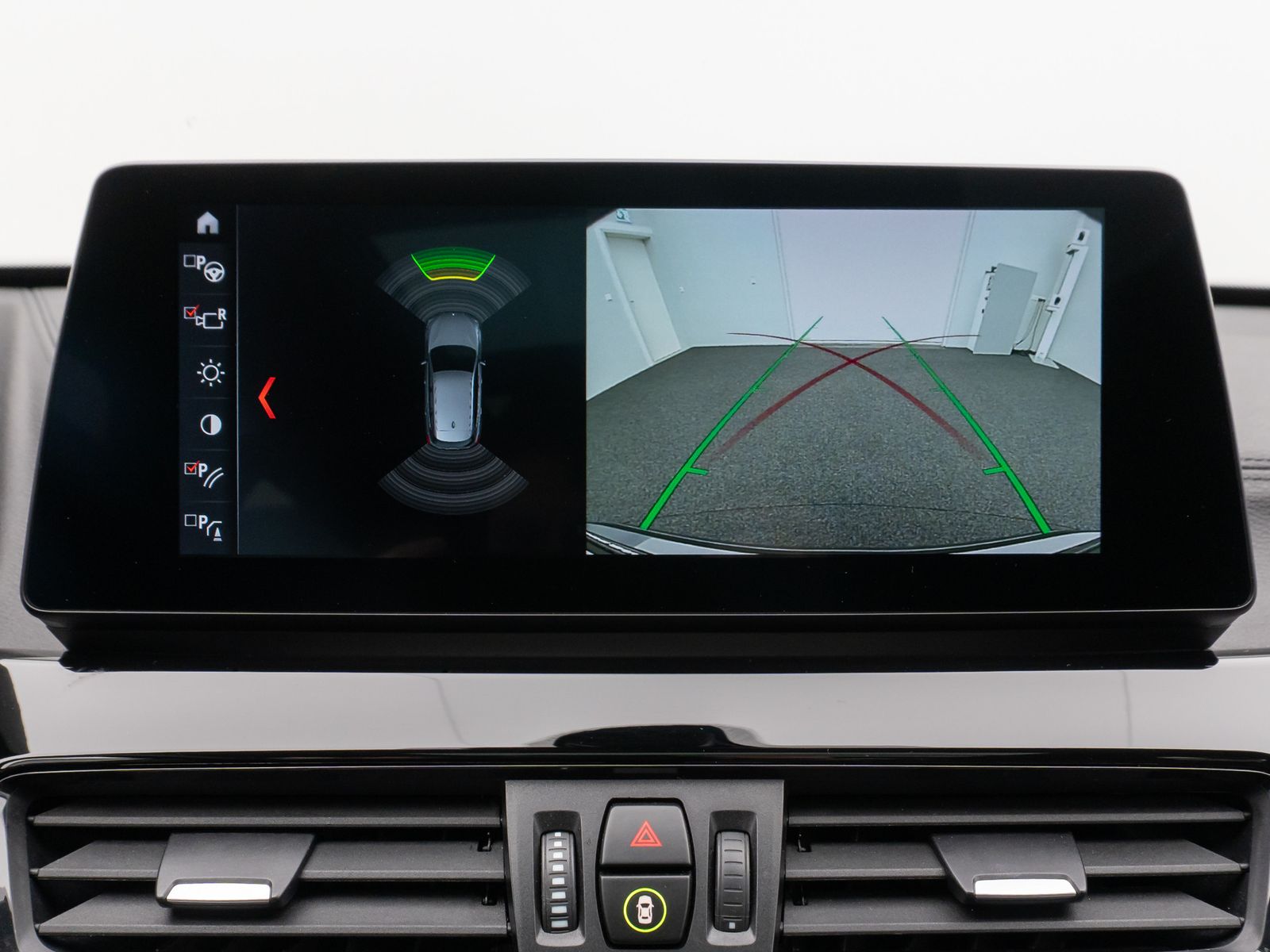 Fahrzeugabbildung BMW X1 xD20d Sport Line Kamera Panorama HUD DAB AHK