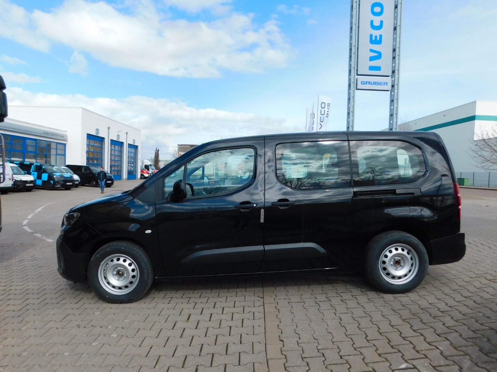Fahrzeugabbildung Fiat e-Doblò  Multicab XL Mixto