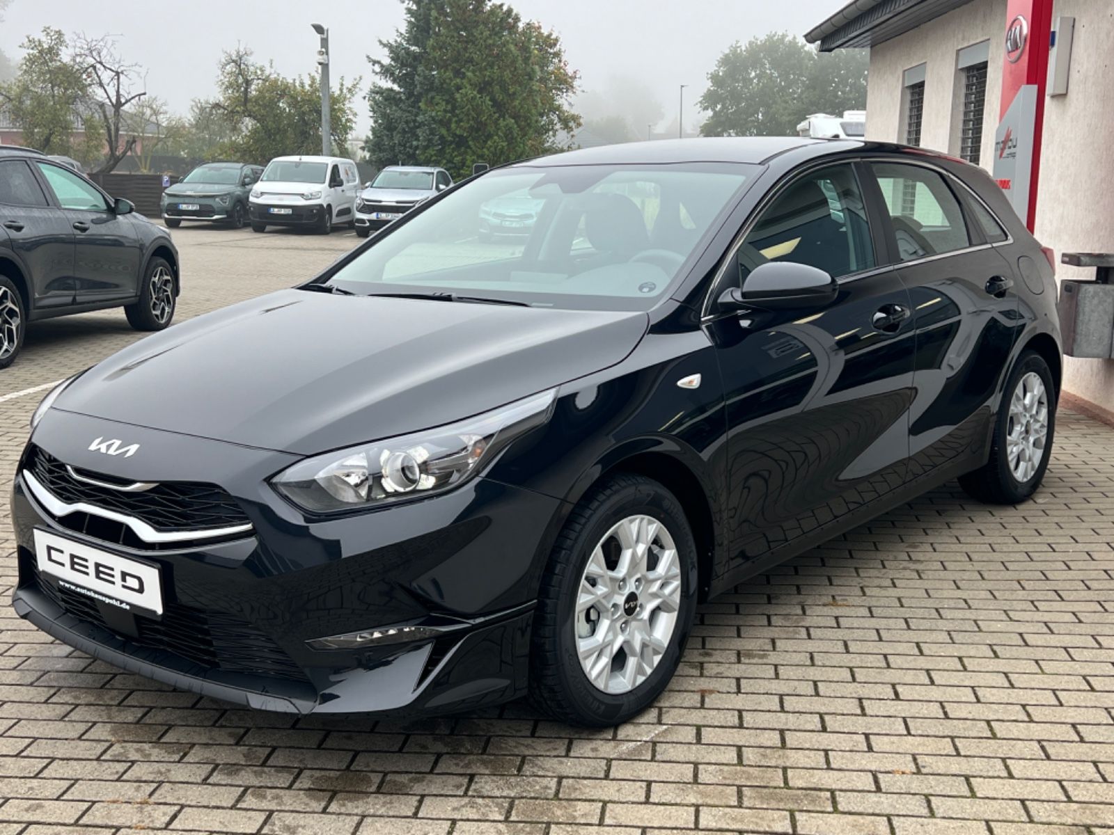 Fahrzeugabbildung Kia Ceed 1.5T 140 DCT7 Vision Komf+ Navi