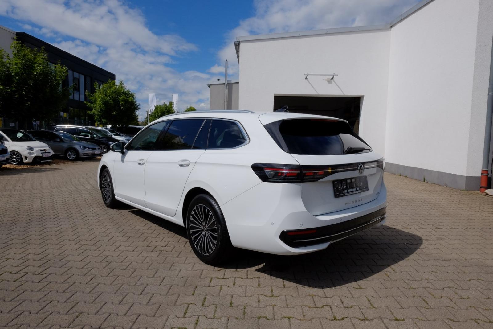 Volkswagen Passat Variant 1.5 eTSI Elegance/Leder/Matri/360