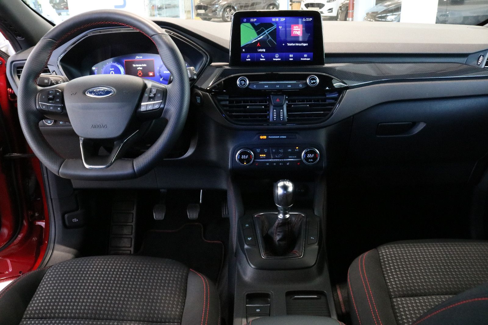 Fahrzeugabbildung Ford Kuga ST-Line 1,5 110 KW 150 PS   Winterpaket 2