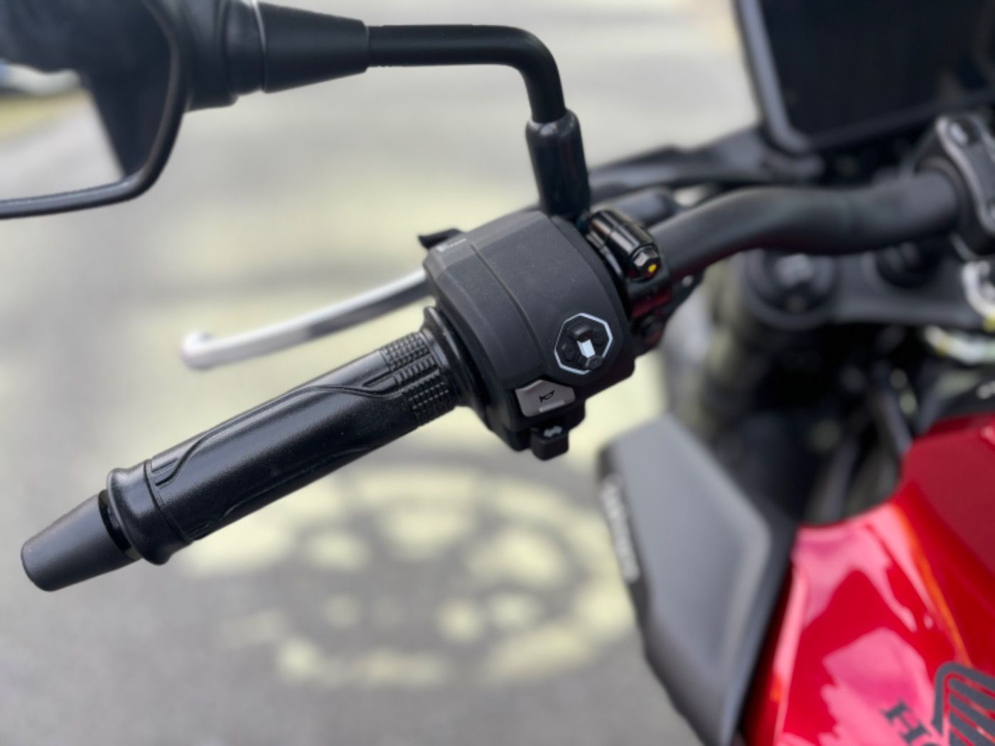Fahrzeugabbildung Honda CB 125 R 2025