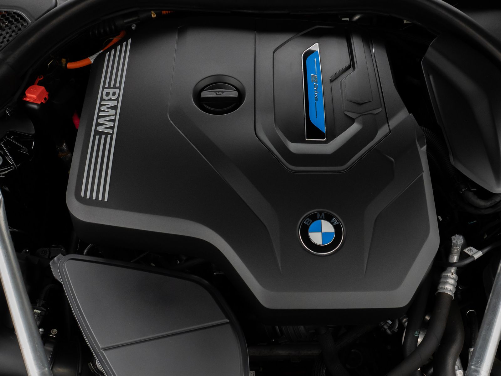 Fahrzeugabbildung BMW 530e Kamera DAB CockPitPro Stop&Go Alarm LED