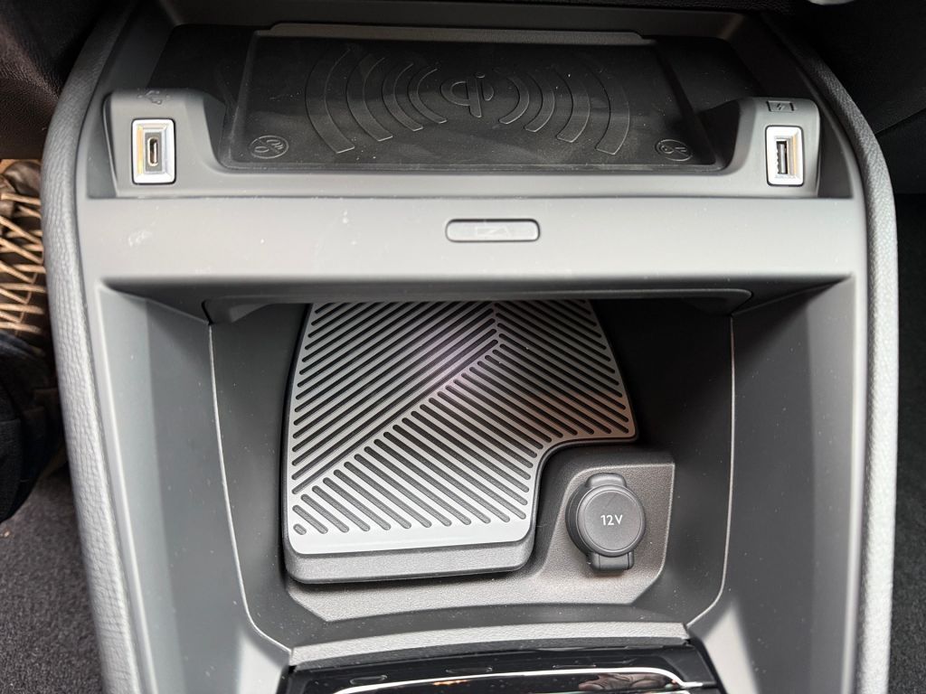 Fahrzeugabbildung Citroën C4 Benziner 130 MAX - Schiebedach/Winter Paket